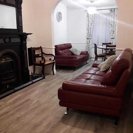 Cosy @ Coleraine Beside Train+Bus Station 아파트 외부 사진