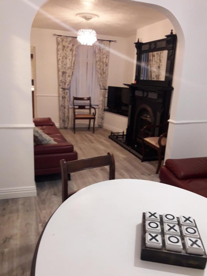 Cosy @ Coleraine Beside Train+Bus Station 아파트 외부 사진