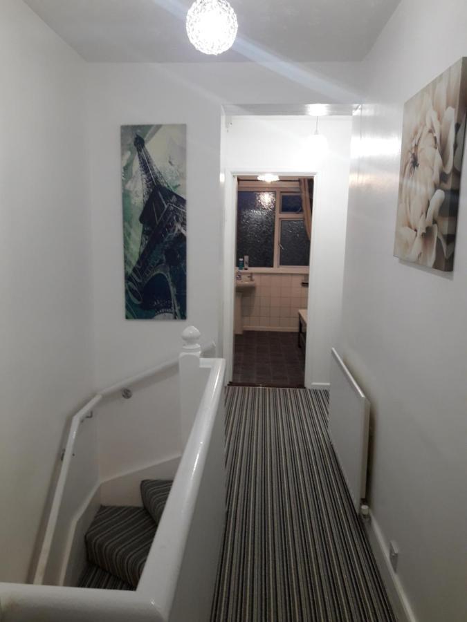 Cosy @ Coleraine Beside Train+Bus Station 아파트 외부 사진